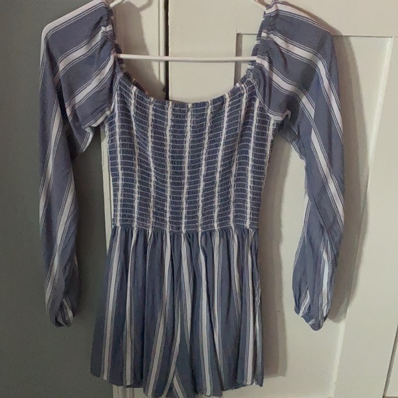 Hollister wromper size extra small - Picture 2 of 2